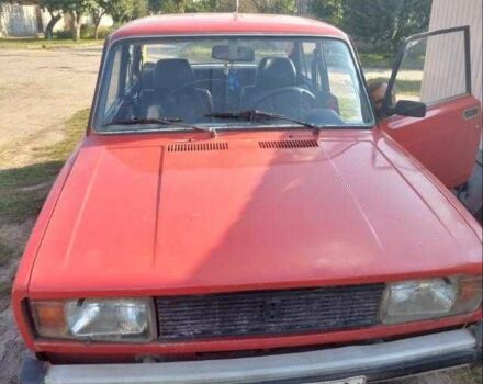 Красный ВАЗ 2105, объемом двигателя 1.5 л и пробегом 100 тыс. км за 830 $, фото 1 на Automoto.ua