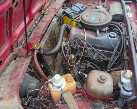Красный ВАЗ 2105, объемом двигателя 1 л и пробегом 200 тыс. км за 400 $, фото 3 на Automoto.ua