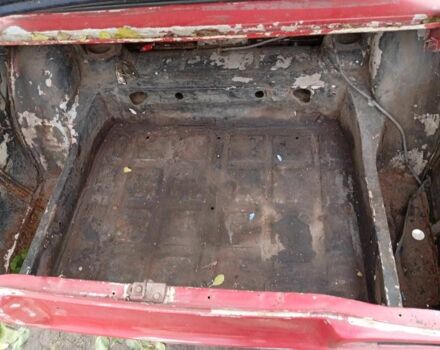 Красный ВАЗ 2105, объемом двигателя 0 л и пробегом 3 тыс. км за 191 $, фото 2 на Automoto.ua