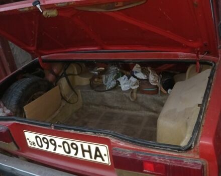 ВАЗ 2105 1981 у Запоріжжя на Automoto.ua Червоний ВАЗ 2105, об'ємом двигуна 0 л та пробігом 33 тис. км за 478 $, фото 4 на Automoto.ua