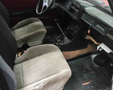 Красный ВАЗ 2105, объемом двигателя 1.3 л и пробегом 100 тыс. км за 787 $, фото 4 на Automoto.ua