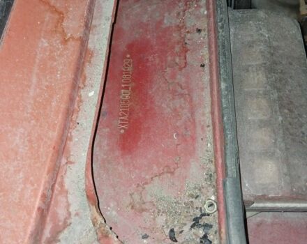 ВАЗ 2105 1981 у Запоріжжя на Automoto.ua Червоний ВАЗ 2105, об'ємом двигуна 0 л та пробігом 33 тис. км за 478 $, фото 9 на Automoto.ua