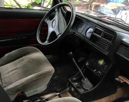 Красный ВАЗ 2105, объемом двигателя 1.3 л и пробегом 100 тыс. км за 787 $, фото 5 на Automoto.ua