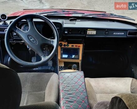 Красный ВАЗ 2105, объемом двигателя 1.5 л и пробегом 50 тыс. км за 1500 $, фото 5 на Automoto.ua