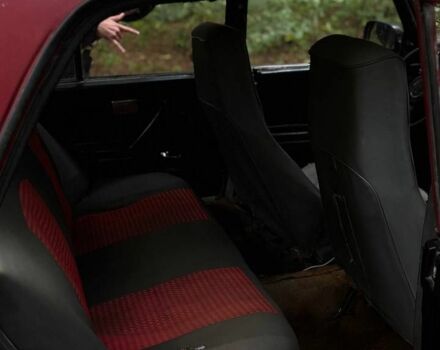 Красный ВАЗ 2105, объемом двигателя 1.3 л и пробегом 678 тыс. км за 456 $, фото 4 на Automoto.ua