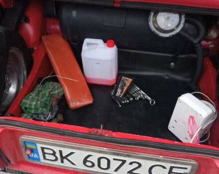 Красный ВАЗ 2105, объемом двигателя 1.3 л и пробегом 100 тыс. км за 1600 $, фото 3 на Automoto.ua