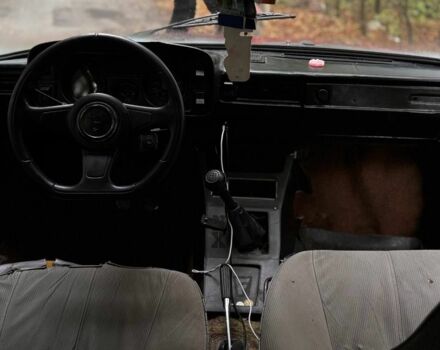 Красный ВАЗ 2105, объемом двигателя 1.3 л и пробегом 678 тыс. км за 456 $, фото 3 на Automoto.ua