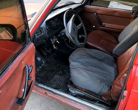 Красный ВАЗ 2105, объемом двигателя 1.3 л и пробегом 0 тыс. км за 600 $, фото 4 на Automoto.ua