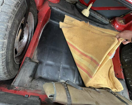 Червоний ВАЗ 2105, об'ємом двигуна 1.3 л та пробігом 80 тис. км за 2000 $, фото 21 на Automoto.ua