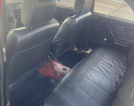 Красный ВАЗ 2105, объемом двигателя 1.5 л и пробегом 180 тыс. км за 750 $, фото 4 на Automoto.ua