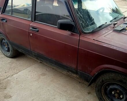 Красный ВАЗ 2105, объемом двигателя 1.3 л и пробегом 0 тыс. км за 600 $, фото 1 на Automoto.ua