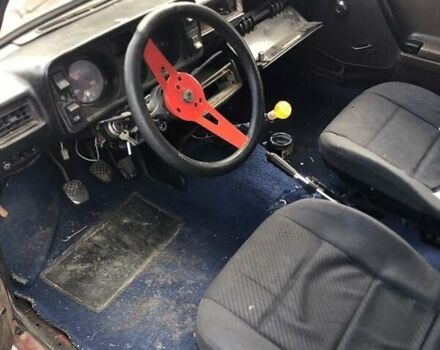 Красный ВАЗ 2105, объемом двигателя 1.3 л и пробегом 450 тыс. км за 550 $, фото 4 на Automoto.ua