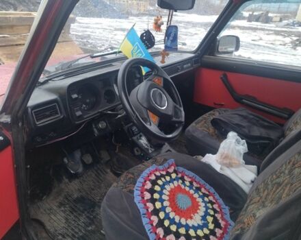 Красный ВАЗ 2105, объемом двигателя 1.5 л и пробегом 50 тыс. км за 381 $, фото 3 на Automoto.ua