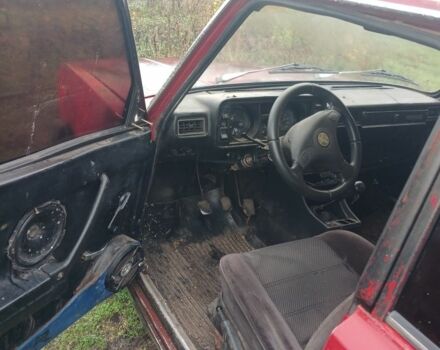 Красный ВАЗ 2105, объемом двигателя 1 л и пробегом 145 тыс. км за 369 $, фото 4 на Automoto.ua