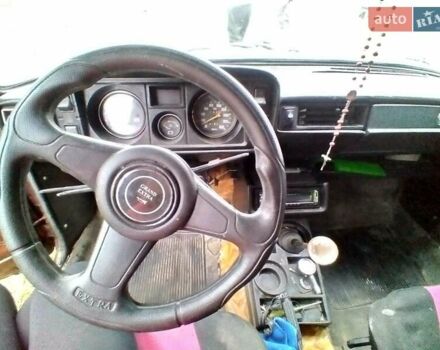 Красный ВАЗ 2105, объемом двигателя 0 л и пробегом 40 тыс. км за 1000 $, фото 2 на Automoto.ua