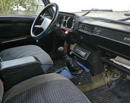 Красный ВАЗ 2105, объемом двигателя 1.6 л и пробегом 70 тыс. км за 476 $, фото 4 на Automoto.ua