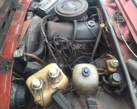 Красный ВАЗ 2105, объемом двигателя 1.5 л и пробегом 50 тыс. км за 381 $, фото 2 на Automoto.ua