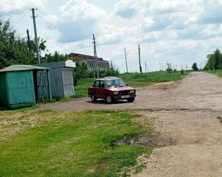 Красный ВАЗ 2105, объемом двигателя 0 л и пробегом 51 тыс. км за 696 $, фото 3 на Automoto.ua