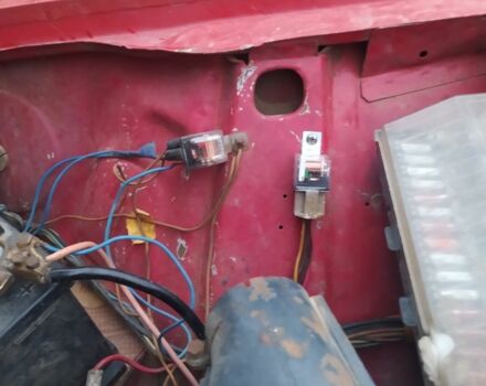 Красный ВАЗ 2105, объемом двигателя 1.3 л и пробегом 678 тыс. км за 350 $, фото 8 на Automoto.ua