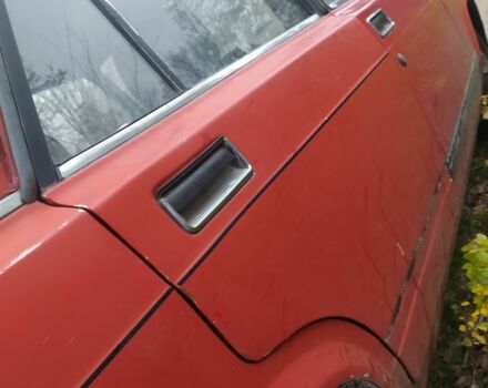 Красный ВАЗ 2105, объемом двигателя 1.3 л и пробегом 678 тыс. км за 350 $, фото 4 на Automoto.ua