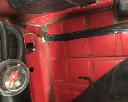 Красный ВАЗ 2105, объемом двигателя 1.2 л и пробегом 80 тыс. км за 1500 $, фото 4 на Automoto.ua