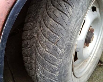 Красный ВАЗ 2105, объемом двигателя 1.3 л и пробегом 42 тыс. км за 472 $, фото 4 на Automoto.ua