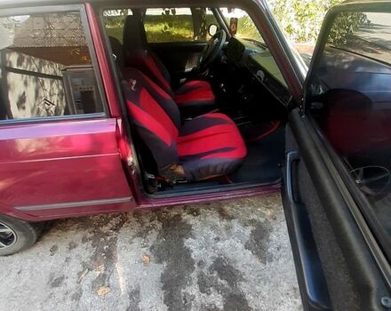 Красный ВАЗ 2105, объемом двигателя 1.3 л и пробегом 47 тыс. км за 1100 $, фото 2 на Automoto.ua