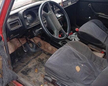 Красный ВАЗ 2105, объемом двигателя 1.3 л и пробегом 555 тыс. км за 357 $, фото 4 на Automoto.ua