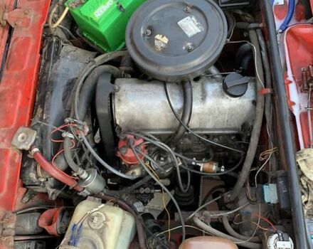 Красный ВАЗ 2105, объемом двигателя 1.3 л и пробегом 50 тыс. км за 1326 $, фото 9 на Automoto.ua