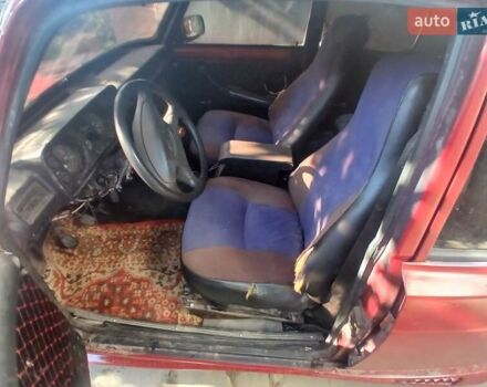 Красный ВАЗ 2105, объемом двигателя 1.5 л и пробегом 80 тыс. км за 620 $, фото 2 на Automoto.ua