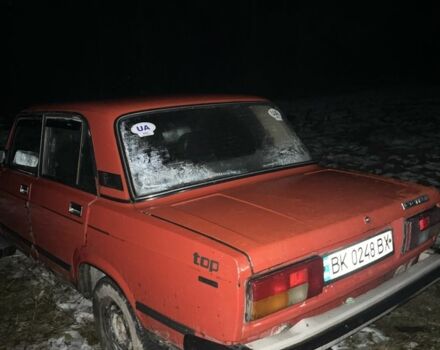 Красный ВАЗ 2105, объемом двигателя 1.2 л и пробегом 100 тыс. км за 319 $, фото 2 на Automoto.ua