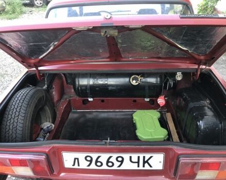 Красный ВАЗ 2105, объемом двигателя 1.3 л и пробегом 77 тыс. км за 1000 $, фото 7 на Automoto.ua