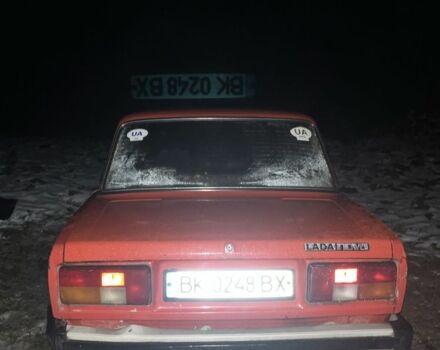 Красный ВАЗ 2105, объемом двигателя 1.2 л и пробегом 100 тыс. км за 319 $, фото 3 на Automoto.ua
