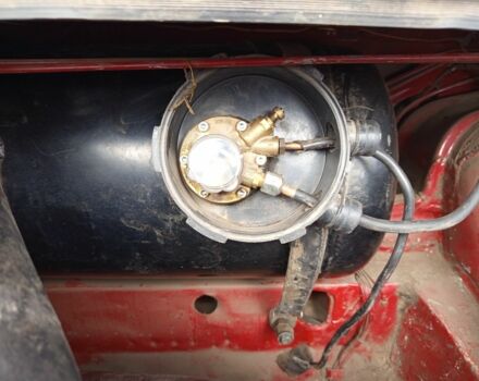 Красный ВАЗ 2105, объемом двигателя 2 л и пробегом 200 тыс. км за 709 $, фото 10 на Automoto.ua