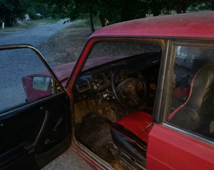Красный ВАЗ 2105, объемом двигателя 1.5 л и пробегом 1 тыс. км за 284 $, фото 5 на Automoto.ua