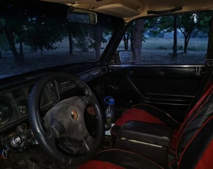 Красный ВАЗ 2105, объемом двигателя 1.5 л и пробегом 1 тыс. км за 284 $, фото 4 на Automoto.ua