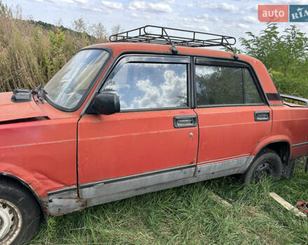 Красный ВАЗ 2105, объемом двигателя 1.5 л и пробегом 100 тыс. км за 500 $, фото 2 на Automoto.ua