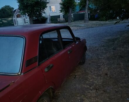 Красный ВАЗ 2105, объемом двигателя 1.5 л и пробегом 1 тыс. км за 284 $, фото 2 на Automoto.ua