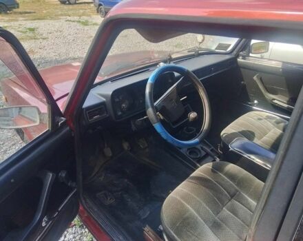 Красный ВАЗ 2105, объемом двигателя 0 л и пробегом 190 тыс. км за 1050 $, фото 4 на Automoto.ua