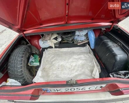 Червоний ВАЗ 2105, об'ємом двигуна 1.2 л та пробігом 86 тис. км за 950 $, фото 12 на Automoto.ua