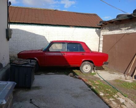 Красный ВАЗ 2105, объемом двигателя 1.5 л и пробегом 777 тыс. км за 1100 $, фото 1 на Automoto.ua