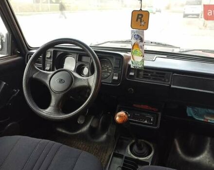 Красный ВАЗ 2105, объемом двигателя 1.5 л и пробегом 146 тыс. км за 800 $, фото 9 на Automoto.ua