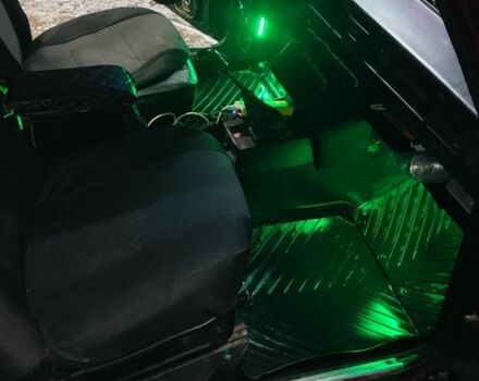 Красный ВАЗ 2105, объемом двигателя 1.5 л и пробегом 100 тыс. км за 498 $, фото 3 на Automoto.ua