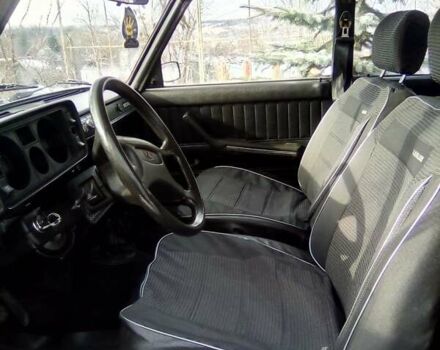 Красный ВАЗ 2105, объемом двигателя 1.5 л и пробегом 50 тыс. км за 1061 $, фото 4 на Automoto.ua