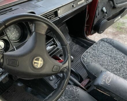 Красный ВАЗ 2105, объемом двигателя 1.5 л и пробегом 200 тыс. км за 475 $, фото 3 на Automoto.ua