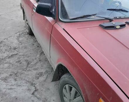 Красный ВАЗ 2105, объемом двигателя 1.5 л и пробегом 44 тыс. км за 670 $, фото 2 на Automoto.ua