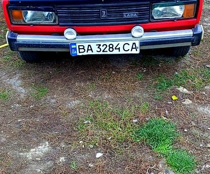 Красный ВАЗ 2105, объемом двигателя 1.5 л и пробегом 200 тыс. км за 900 $, фото 8 на Automoto.ua