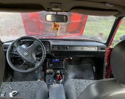 Красный ВАЗ 2105, объемом двигателя 1.5 л и пробегом 200 тыс. км за 475 $, фото 5 на Automoto.ua