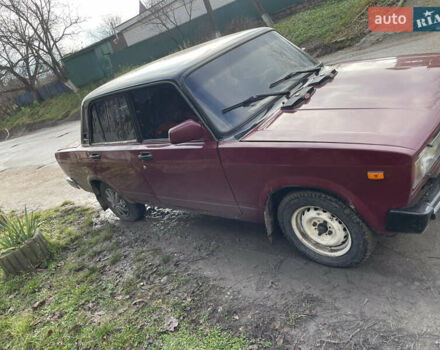 Красный ВАЗ 2105, объемом двигателя 1.5 л и пробегом 260 тыс. км за 1100 $, фото 1 на Automoto.ua