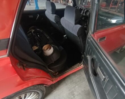 Красный ВАЗ 2105, объемом двигателя 1.5 л и пробегом 70 тыс. км за 400 $, фото 6 на Automoto.ua